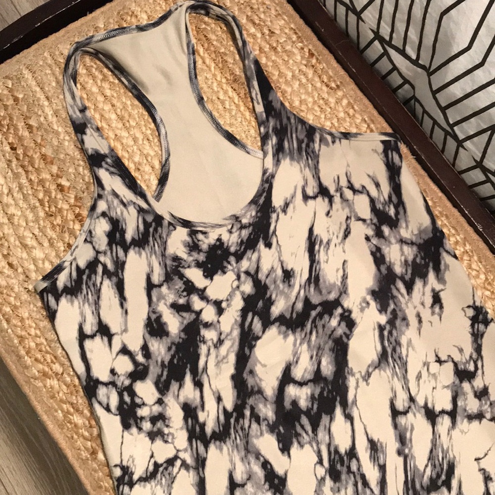 Lululemon exercise top